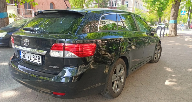 Toyota Avensis cena 38900 przebieg: 234533, rok produkcji 2014 z Gdańsk małe 121